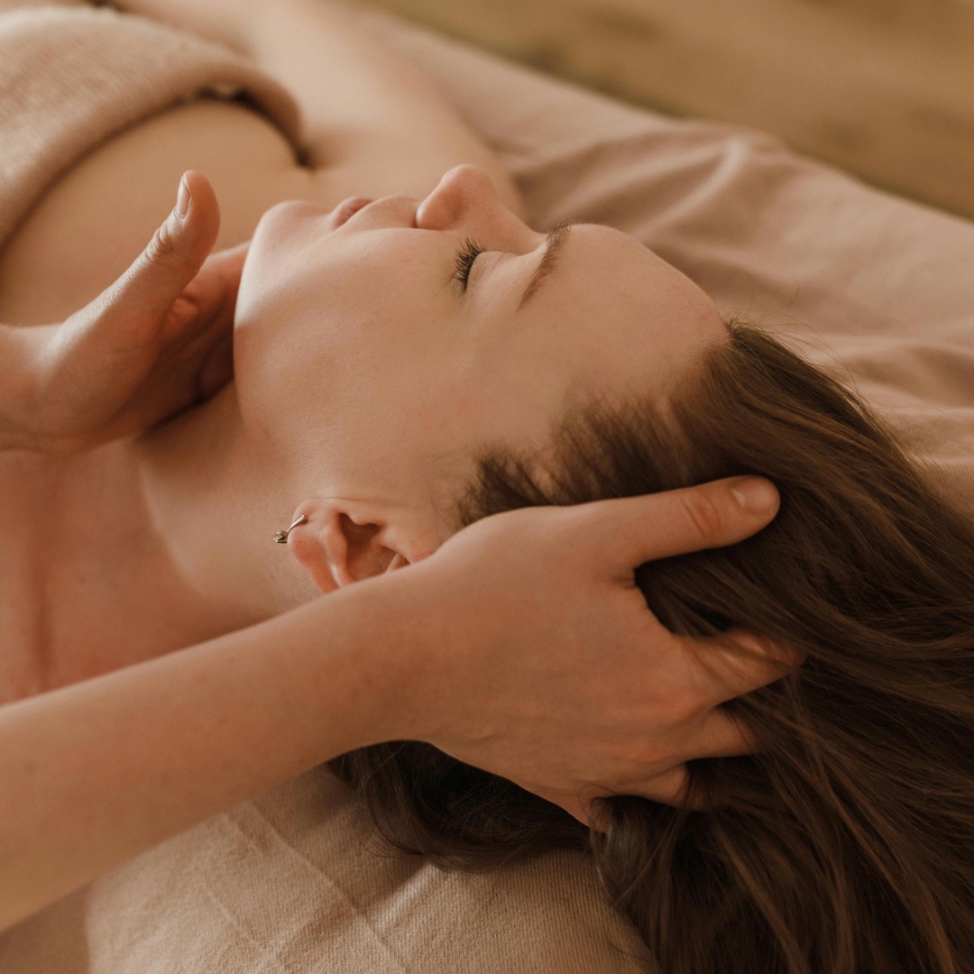 Masaje Craneal y Facial relajante, alivia tensiones y mejora la calidad del sueño, en Mernature Coslada